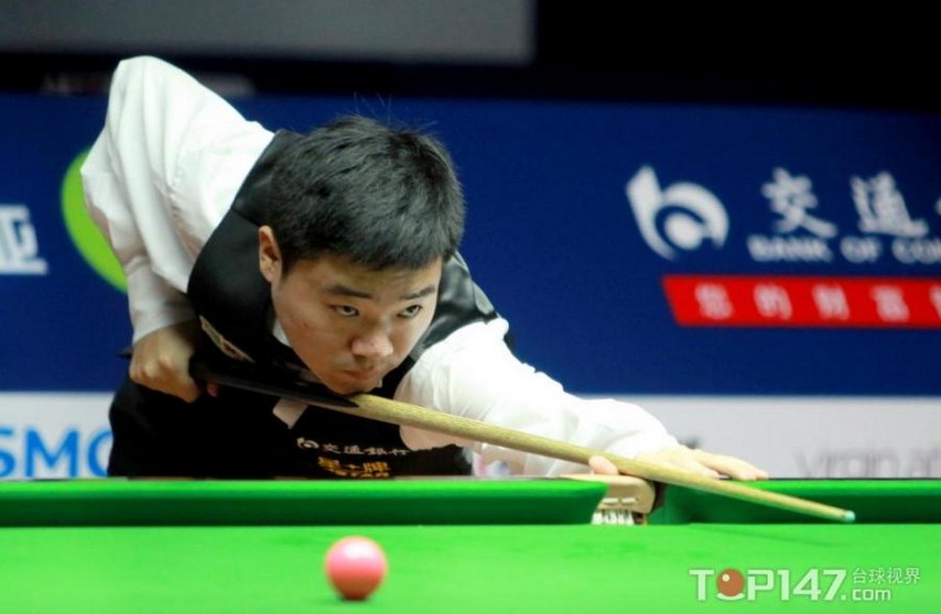 雪山中穿越 雪山中穿越